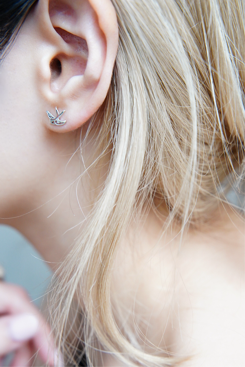 Deadstock, petit silver pierced earrings "bird"