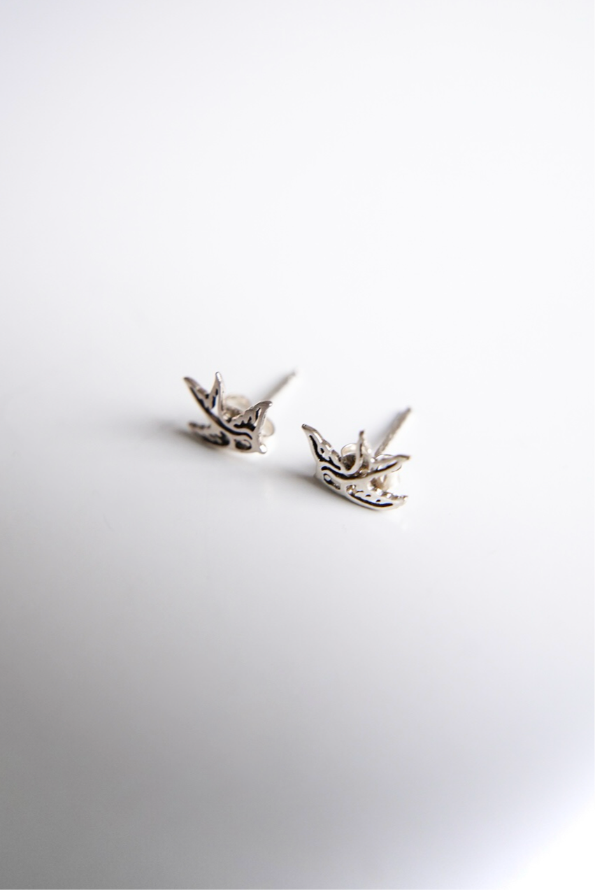 Deadstock, petit silver pierced earrings "bird"