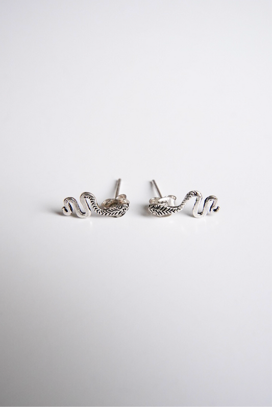Deadstock, petit silver pierced earrings "snake"