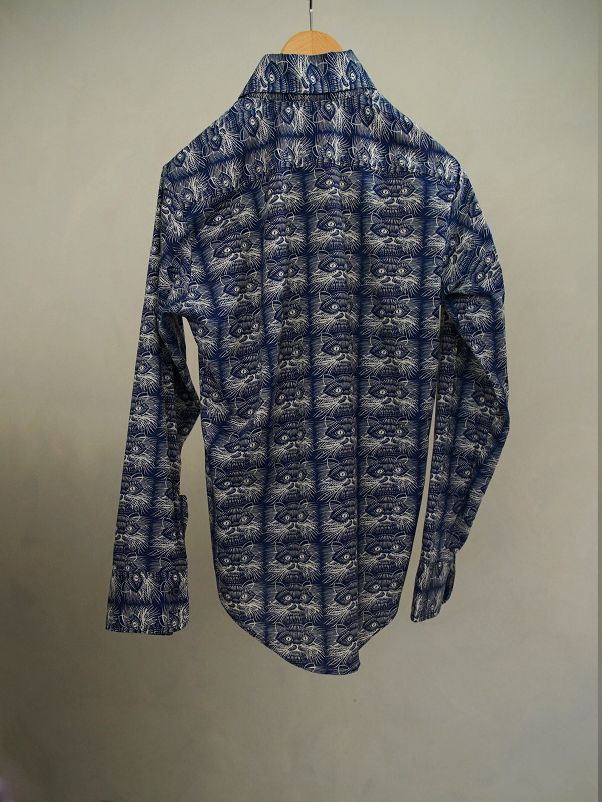 1970s Vintage, rabbit collar printed shirt